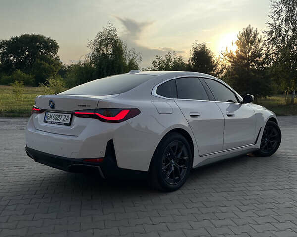 Белый БМВ i4, объемом двигателя 0 л и пробегом 31 тыс. км за 30100 $, фото 7 на Automoto.ua
