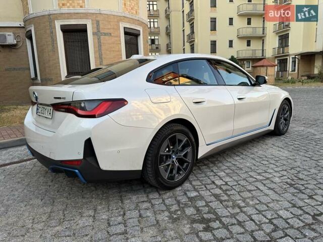 Белый БМВ i4, объемом двигателя 0 л и пробегом 49 тыс. км за 34000 $, фото 6 на Automoto.ua