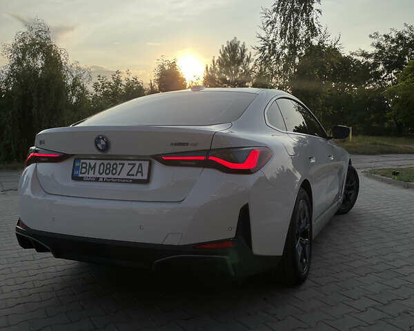 Белый БМВ i4, объемом двигателя 0 л и пробегом 31 тыс. км за 30100 $, фото 6 на Automoto.ua