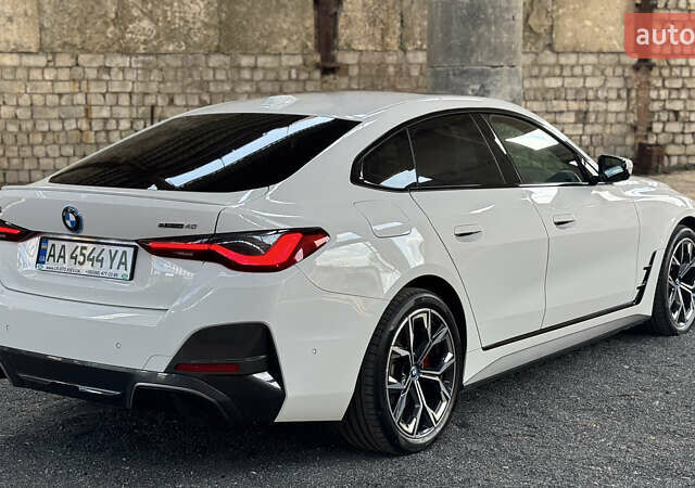Белый БМВ i4, объемом двигателя 0 л и пробегом 30 тыс. км за 42000 $, фото 5 на Automoto.ua