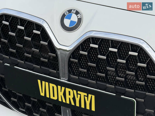 Белый БМВ i4, объемом двигателя 0 л и пробегом 18 тыс. км за 32650 $, фото 8 на Automoto.ua