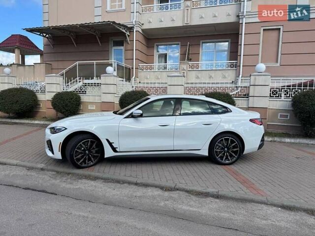 Белый БМВ i4, объемом двигателя 0 л и пробегом 20 тыс. км за 36999 $, фото 5 на Automoto.ua