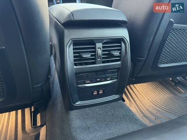 Белый БМВ i4, объемом двигателя 0 л и пробегом 49 тыс. км за 34000 $, фото 31 на Automoto.ua