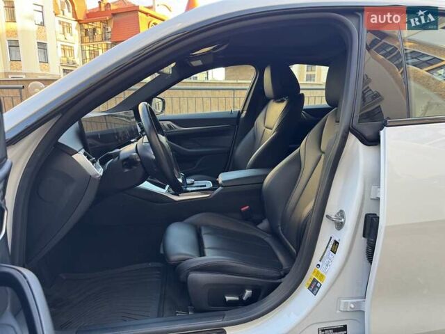 Белый БМВ i4, объемом двигателя 0 л и пробегом 49 тыс. км за 34000 $, фото 19 на Automoto.ua