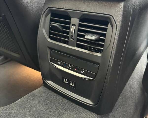 Белый БМВ i4, объемом двигателя 0 л и пробегом 20 тыс. км за 36999 $, фото 25 на Automoto.ua