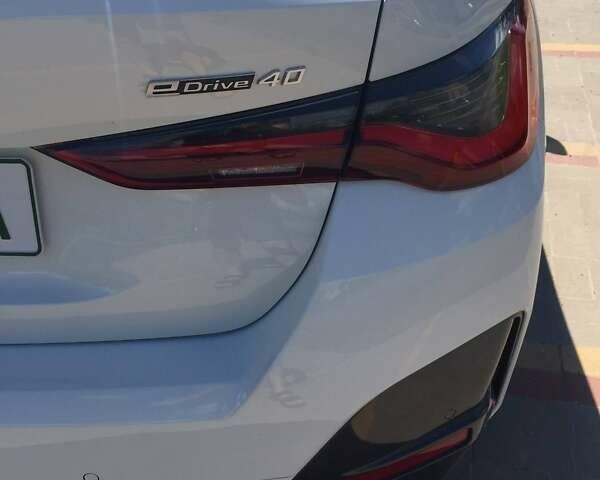 Белый БМВ i4, объемом двигателя 0 л и пробегом 11 тыс. км за 50000 $, фото 12 на Automoto.ua