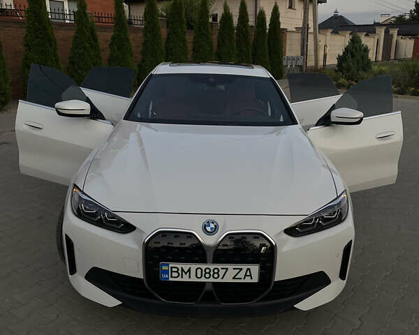 Белый БМВ i4, объемом двигателя 0 л и пробегом 31 тыс. км за 30100 $, фото 28 на Automoto.ua