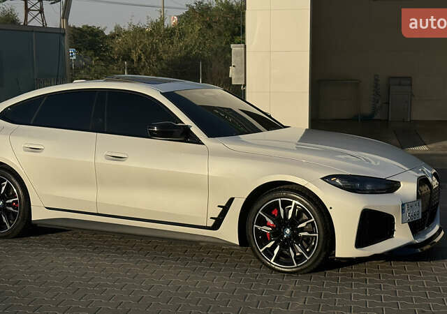 Белый БМВ i4, объемом двигателя 0 л и пробегом 13 тыс. км за 44000 $, фото 5 на Automoto.ua