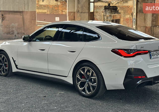 Белый БМВ i4, объемом двигателя 0 л и пробегом 30 тыс. км за 42000 $, фото 3 на Automoto.ua
