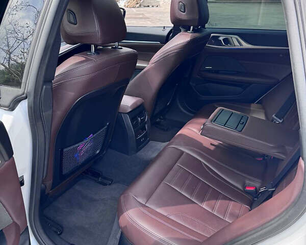 Белый БМВ i4, объемом двигателя 0 л и пробегом 18 тыс. км за 41000 $, фото 7 на Automoto.ua