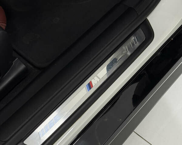 Белый БМВ i4, объемом двигателя 0 л и пробегом 50 тыс. км за 33000 $, фото 20 на Automoto.ua