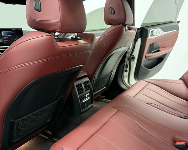 Белый БМВ i4, объемом двигателя 0 л и пробегом 50 тыс. км за 33000 $, фото 12 на Automoto.ua