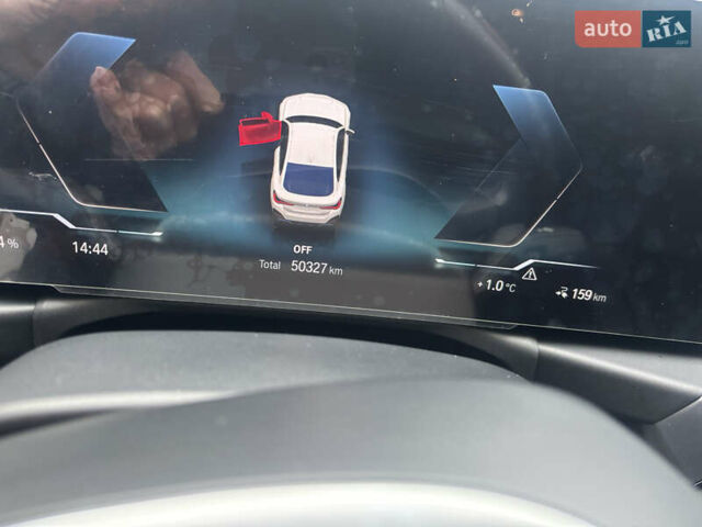 Белый БМВ i4, объемом двигателя 0 л и пробегом 50 тыс. км за 50500 $, фото 10 на Automoto.ua
