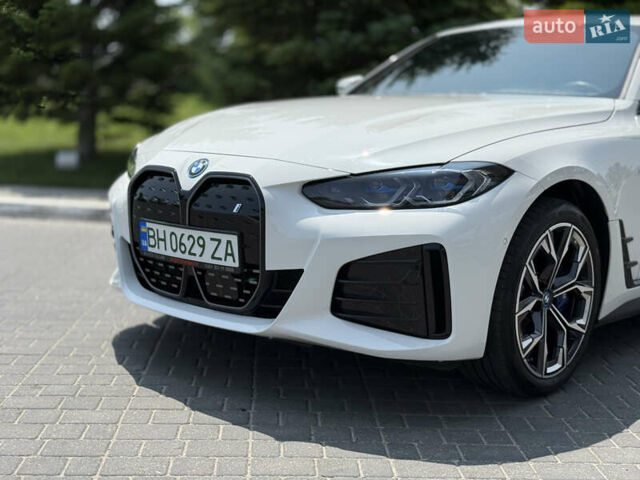 Белый БМВ i4, объемом двигателя 0 л и пробегом 3 тыс. км за 37500 $, фото 1 на Automoto.ua