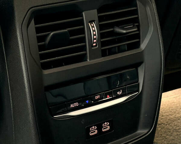 Белый БМВ i4, объемом двигателя 0 л и пробегом 78 тыс. км за 38500 $, фото 17 на Automoto.ua