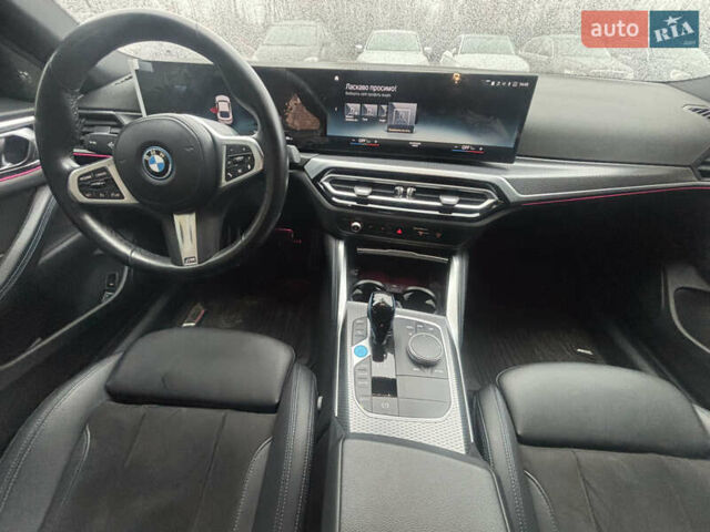 Белый БМВ i4, объемом двигателя 0 л и пробегом 50 тыс. км за 48500 $, фото 14 на Automoto.ua