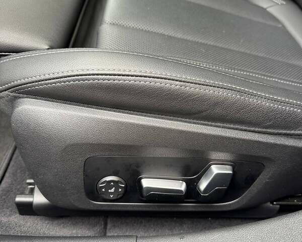 Белый БМВ i4, объемом двигателя 0 л и пробегом 20 тыс. км за 36999 $, фото 19 на Automoto.ua