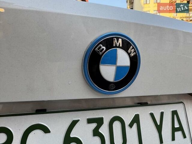Белый БМВ i4, объемом двигателя 0 л и пробегом 49 тыс. км за 34000 $, фото 9 на Automoto.ua