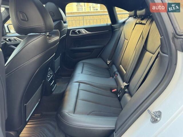 Белый БМВ i4, объемом двигателя 0 л и пробегом 49 тыс. км за 34000 $, фото 30 на Automoto.ua