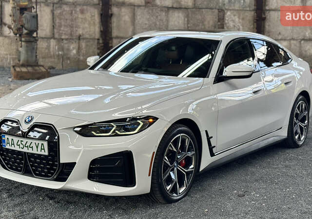 Белый БМВ i4, объемом двигателя 0 л и пробегом 30 тыс. км за 42000 $, фото 1 на Automoto.ua