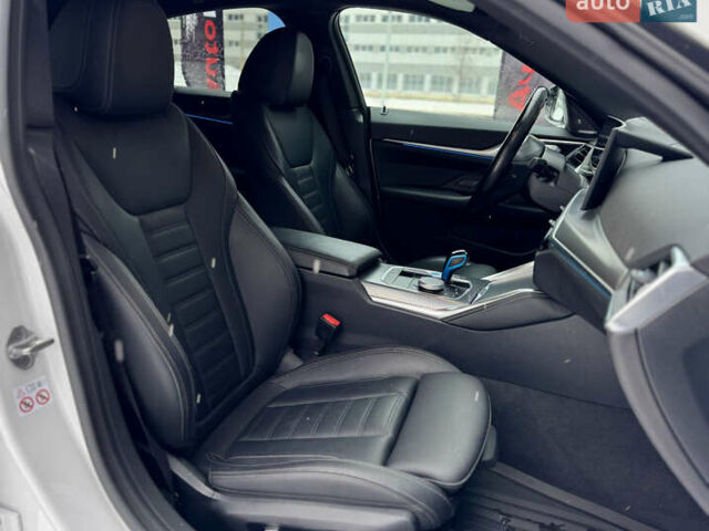Белый БМВ i4, объемом двигателя 0 л и пробегом 79 тыс. км за 37000 $, фото 18 на Automoto.ua