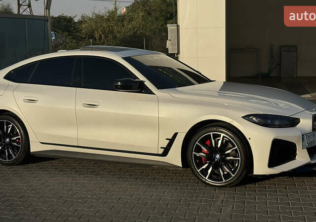 Белый БМВ i4, объемом двигателя 0 л и пробегом 13 тыс. км за 44000 $, фото 3 на Automoto.ua