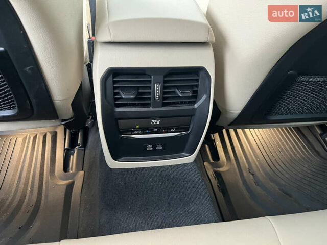 Белый БМВ i4, объемом двигателя 0 л и пробегом 20 тыс. км за 31300 $, фото 1 на Automoto.ua