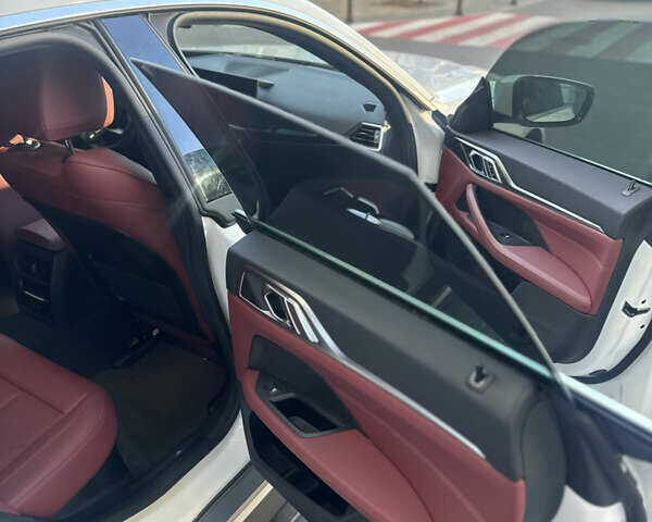 Белый БМВ i4, объемом двигателя 0 л и пробегом 33 тыс. км за 34500 $, фото 44 на Automoto.ua