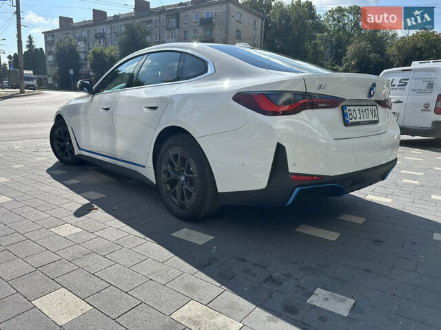Белый БМВ i4, объемом двигателя 0 л и пробегом 25 тыс. км за 30500 $, фото 5 на Automoto.ua