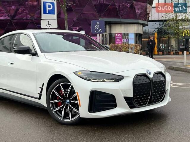 Белый БМВ i4, объемом двигателя 0 л и пробегом 20 тыс. км за 35990 $, фото 3 на Automoto.ua