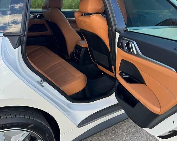 Білий БМВ i4, об'ємом двигуна 0 л та пробігом 30 тис. км за 29400 $, фото 47 на Automoto.ua