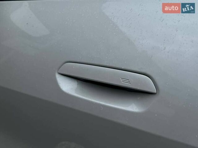 Белый БМВ i4, объемом двигателя 0 л и пробегом 20 тыс. км за 35990 $, фото 12 на Automoto.ua