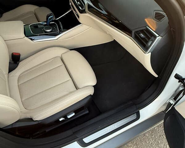 Білий БМВ i4, об'ємом двигуна 0 л та пробігом 45 тис. км за 39000 $, фото 18 на Automoto.ua
