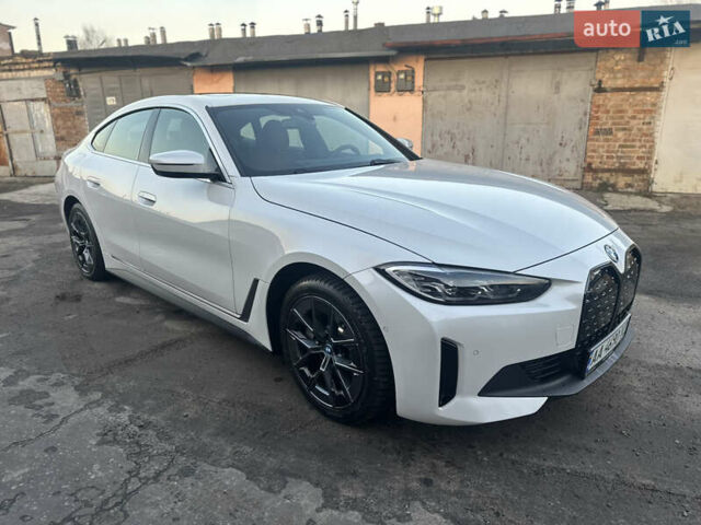 Білий БМВ i4, об'ємом двигуна 0 л та пробігом 22 тис. км за 33999 $, фото 7 на Automoto.ua