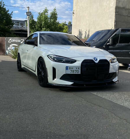 Белый БМВ i4, объемом двигателя 0 л и пробегом 19 тыс. км за 35000 $, фото 16 на Automoto.ua