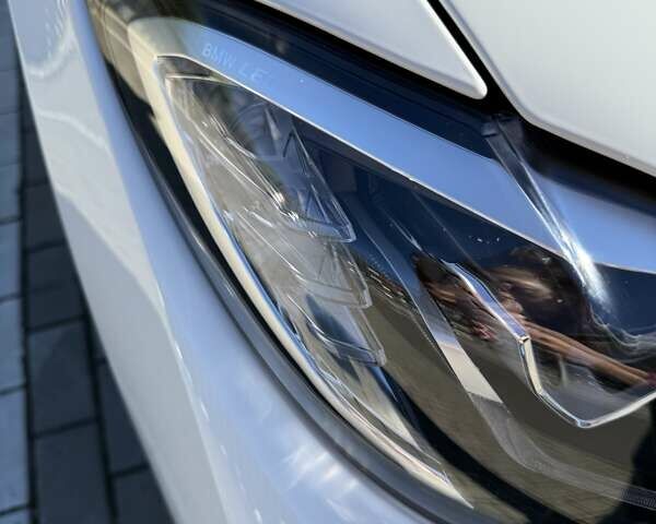 Белый БМВ i4, объемом двигателя 0 л и пробегом 39 тыс. км за 37000 $, фото 36 на Automoto.ua