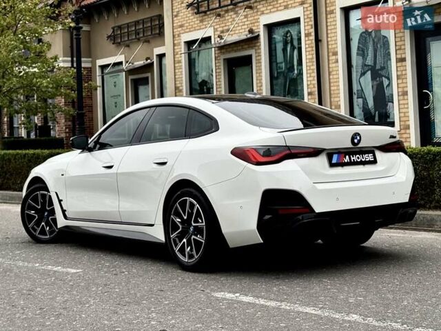 Белый БМВ i4, объемом двигателя 0 л и пробегом 45 тыс. км за 55900 $, фото 14 на Automoto.ua