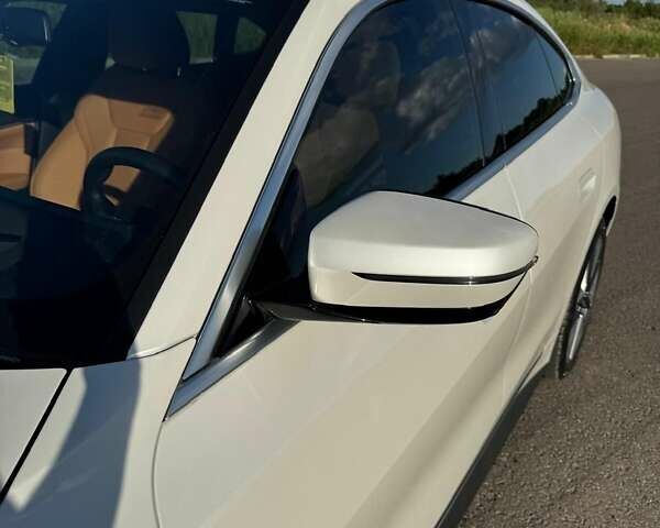 Білий БМВ i4, об'ємом двигуна 0 л та пробігом 30 тис. км за 29400 $, фото 12 на Automoto.ua