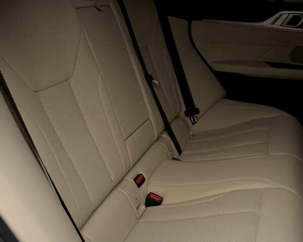 Белый БМВ i4, объемом двигателя 0 л и пробегом 12 тыс. км за 34800 $, фото 32 на Automoto.ua