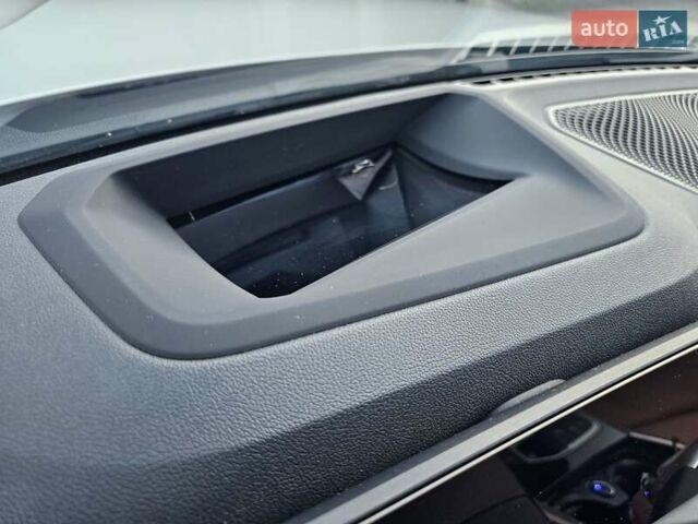 Белый БМВ i4, объемом двигателя 0 л и пробегом 10 тыс. км за 36800 $, фото 9 на Automoto.ua