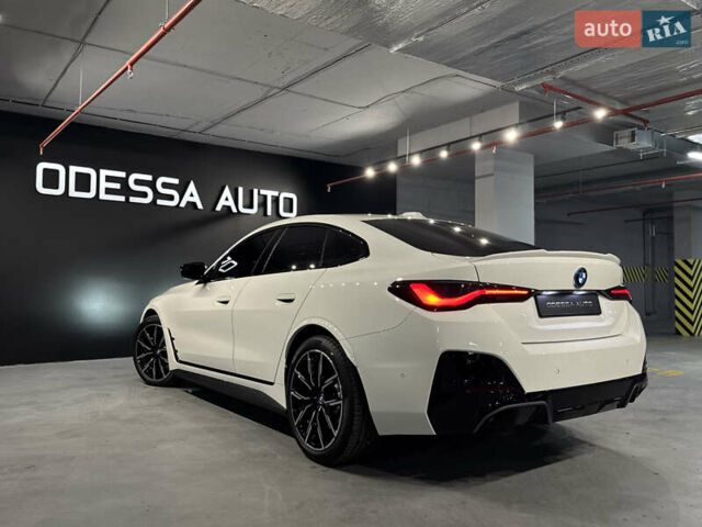 Белый БМВ i4, объемом двигателя 0 л и пробегом 3 тыс. км за 51500 $, фото 6 на Automoto.ua