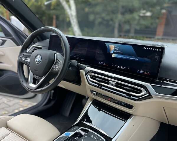 Белый БМВ i4, объемом двигателя 0 л и пробегом 42 тыс. км за 34900 $, фото 17 на Automoto.ua