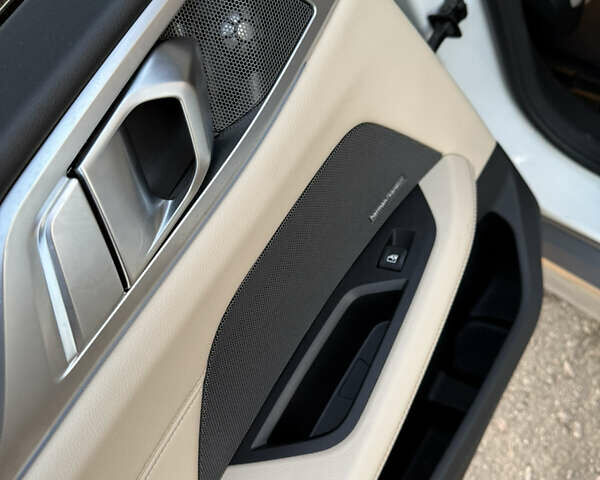 Білий БМВ i4, об'ємом двигуна 0 л та пробігом 45 тис. км за 39000 $, фото 14 на Automoto.ua