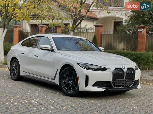 Белый БМВ i4, объемом двигателя 0 л и пробегом 42 тыс. км за 34900 $, фото 9 на Automoto.ua