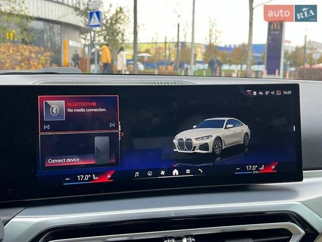 Белый БМВ i4, объемом двигателя 0 л и пробегом 20 тыс. км за 35990 $, фото 31 на Automoto.ua