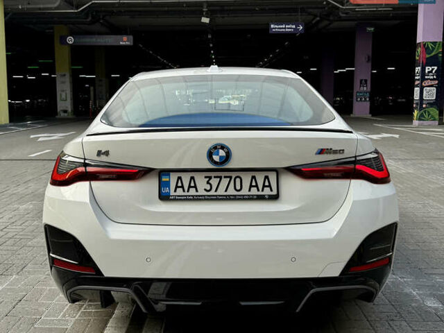 Белый БМВ i4, объемом двигателя 0 л и пробегом 35 тыс. км за 50700 $, фото 4 на Automoto.ua