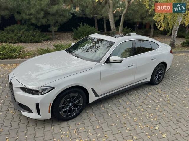Белый БМВ i4, объемом двигателя 0 л и пробегом 42 тыс. км за 34900 $, фото 6 на Automoto.ua