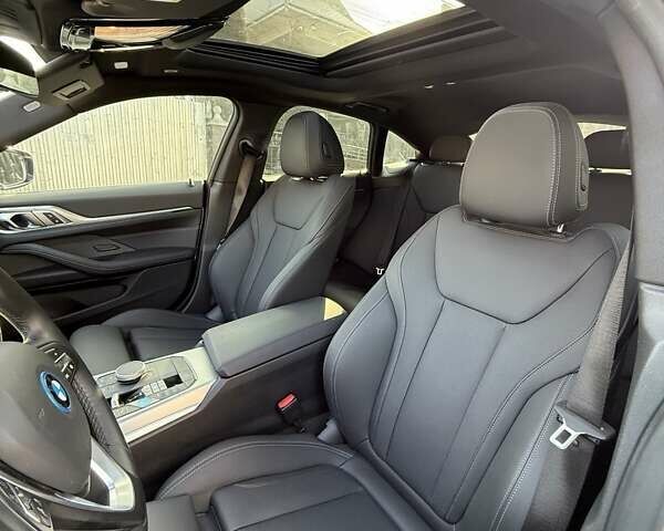 Белый БМВ i4, объемом двигателя 0 л и пробегом 5 тыс. км за 36900 $, фото 13 на Automoto.ua