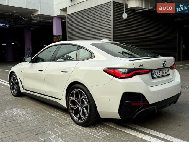 Белый БМВ i4, объемом двигателя 0 л и пробегом 35 тыс. км за 50700 $, фото 3 на Automoto.ua