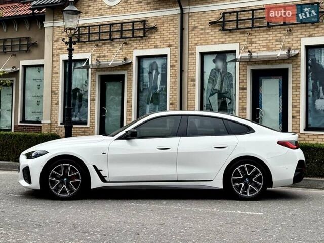 Белый БМВ i4, объемом двигателя 0 л и пробегом 45 тыс. км за 55900 $, фото 8 на Automoto.ua